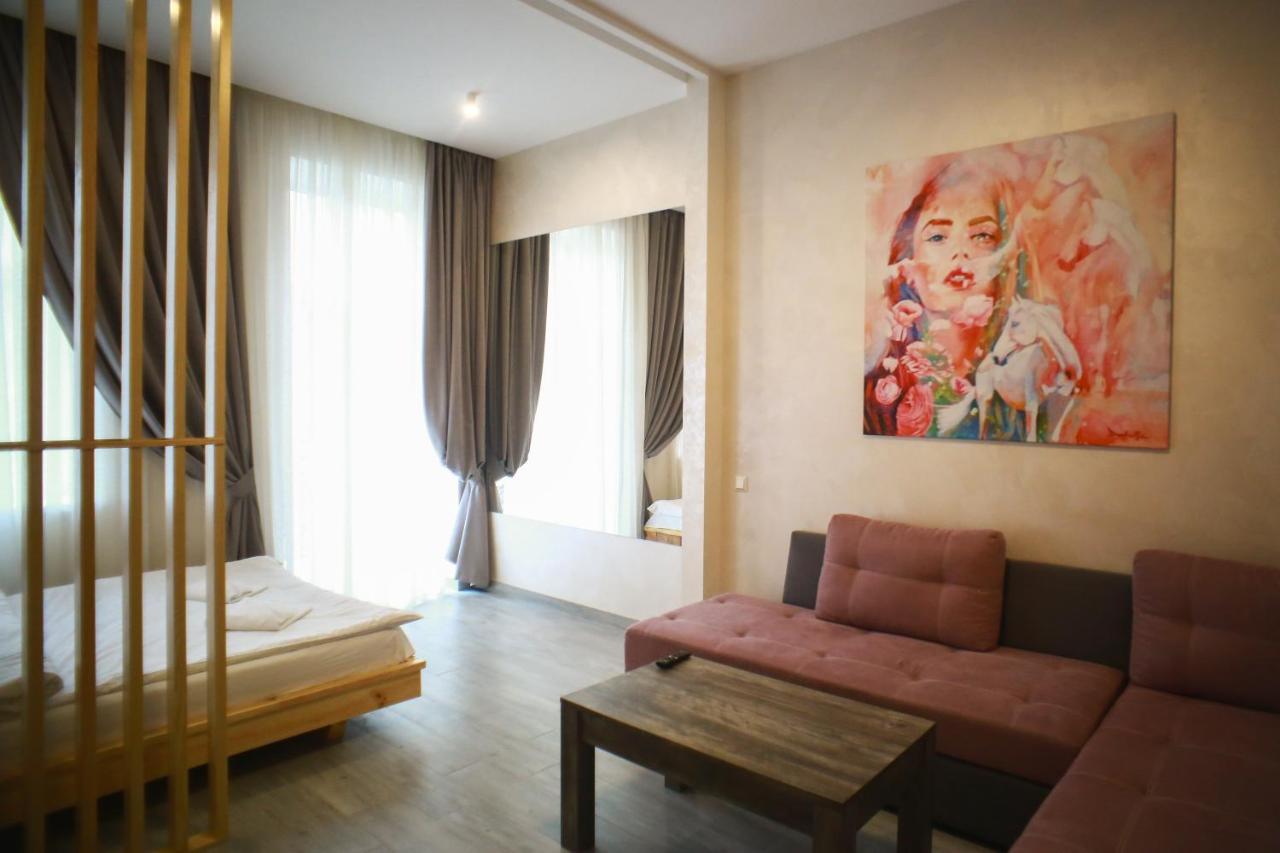 Leogrand Apartment On Drohobycha 4 Львов Экстерьер фото