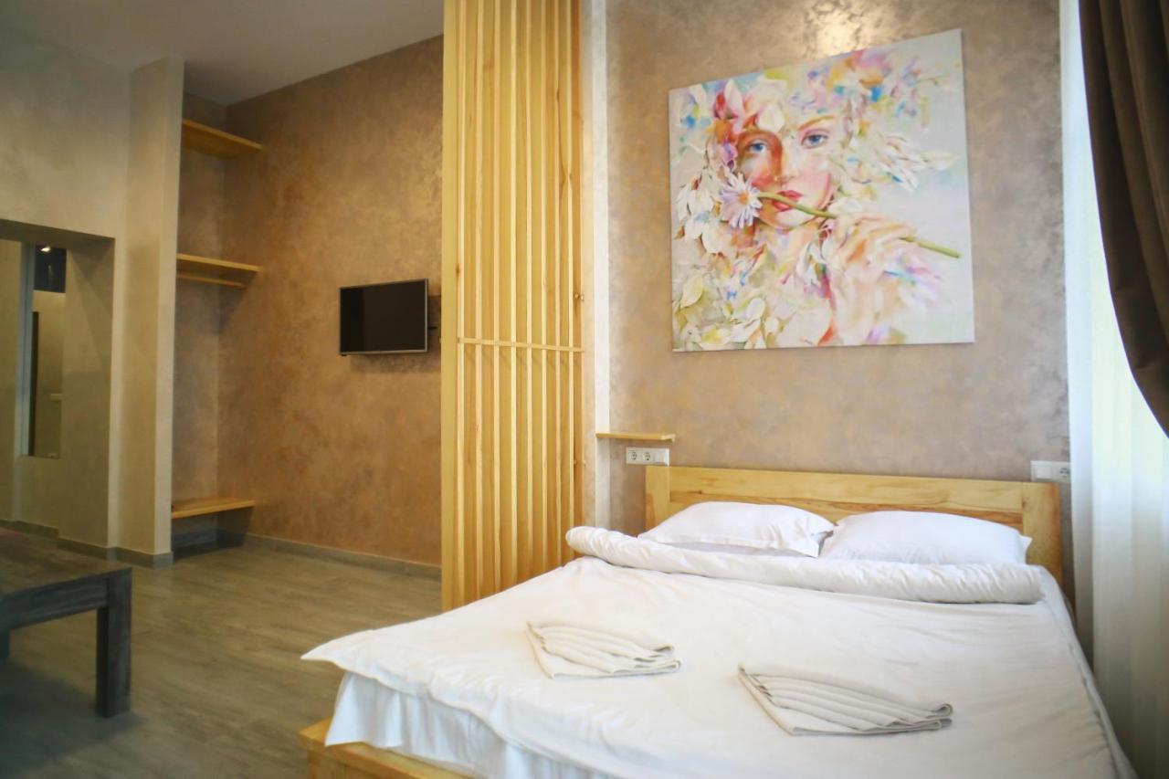 Leogrand Apartment On Drohobycha 4 Львов Экстерьер фото