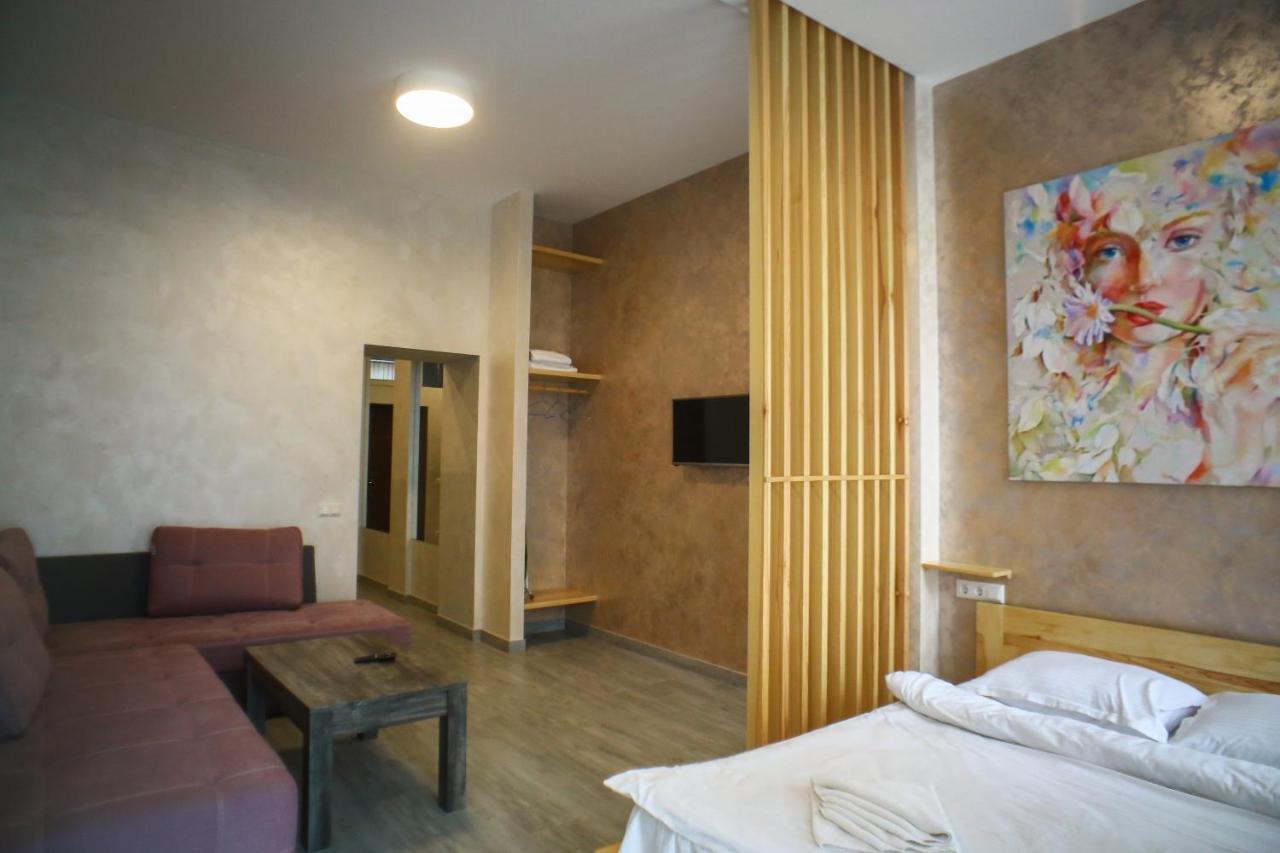 Leogrand Apartment On Drohobycha 4 Львов Экстерьер фото