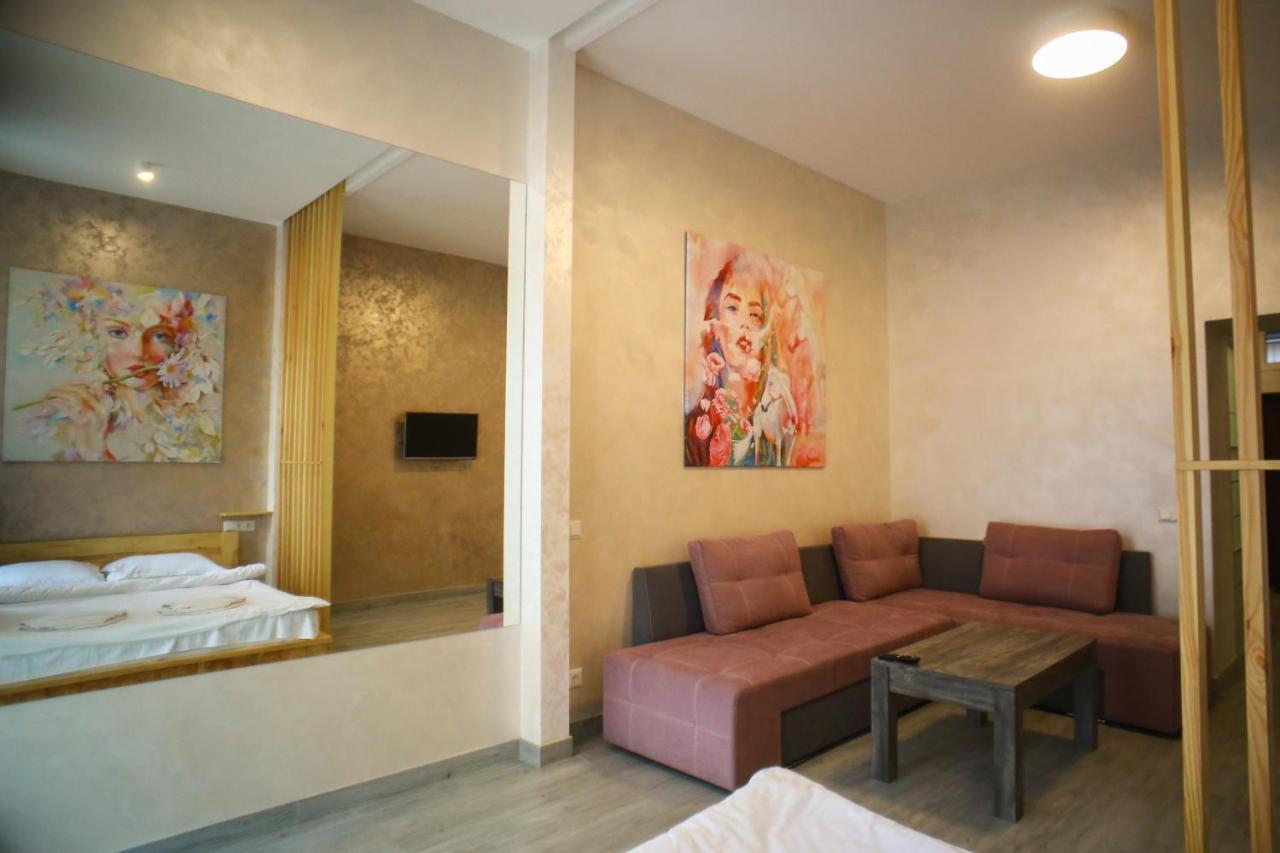 Leogrand Apartment On Drohobycha 4 Львов Экстерьер фото